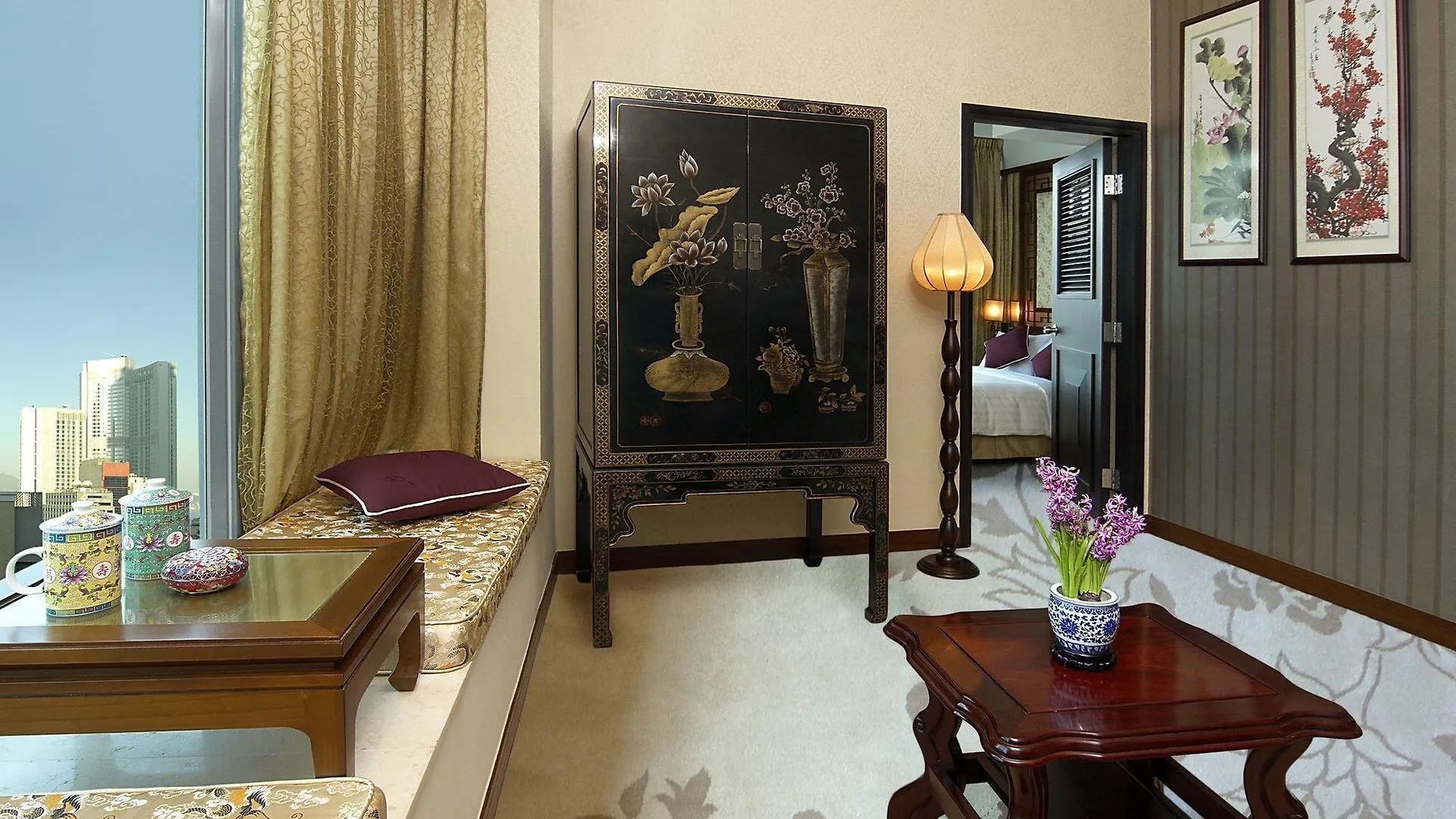 Lan Kwai Fong Hotel - Kau U Fong Hong Kong