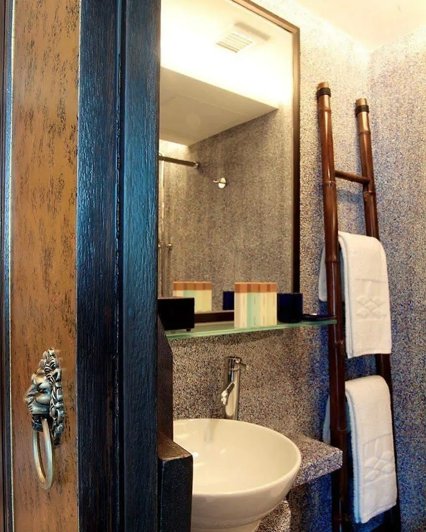 Lan Kwai Fong Hotel - Kau U Fong Hong Kong