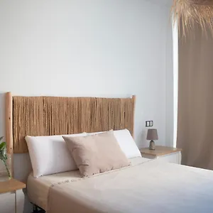 Apartment Cozy 1 Bedroom With Sea View