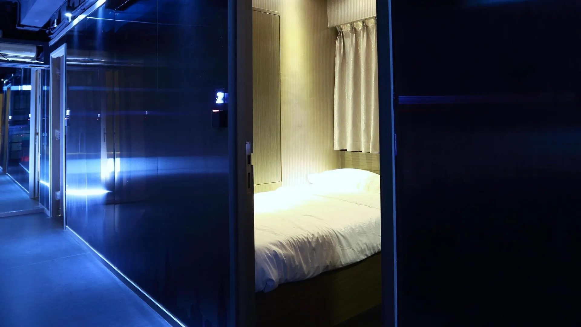 Lan Kwai Fong Hotel @ Kau U Fong Hongkong China