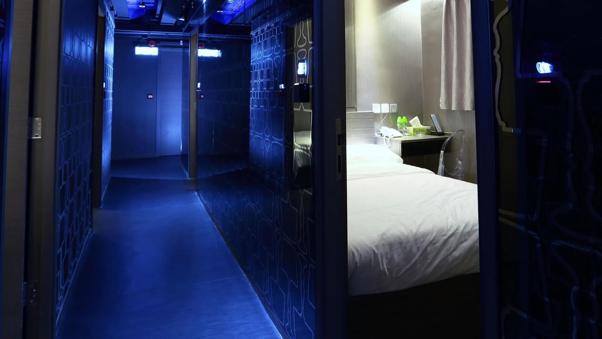 Lan Kwai Fong Hotel @ Kau U Fong Hongkong 4*,  China